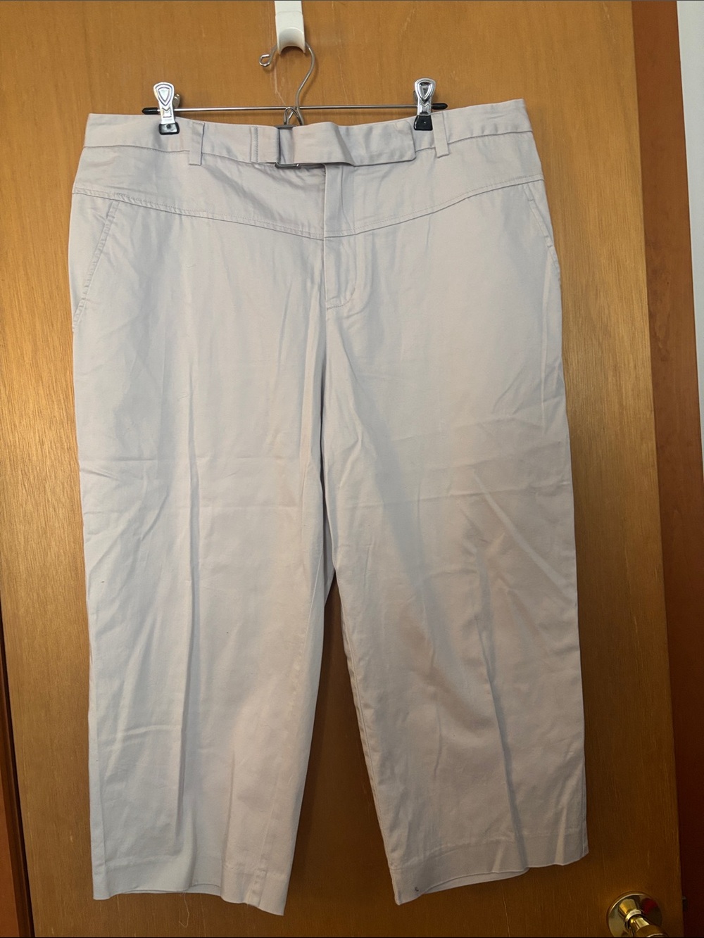Preswick & Moore Light Beige Capris — Tailored Cropped Pants